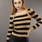 Maglione con righe neri horizontale e bottoni oro su spalle art.8261